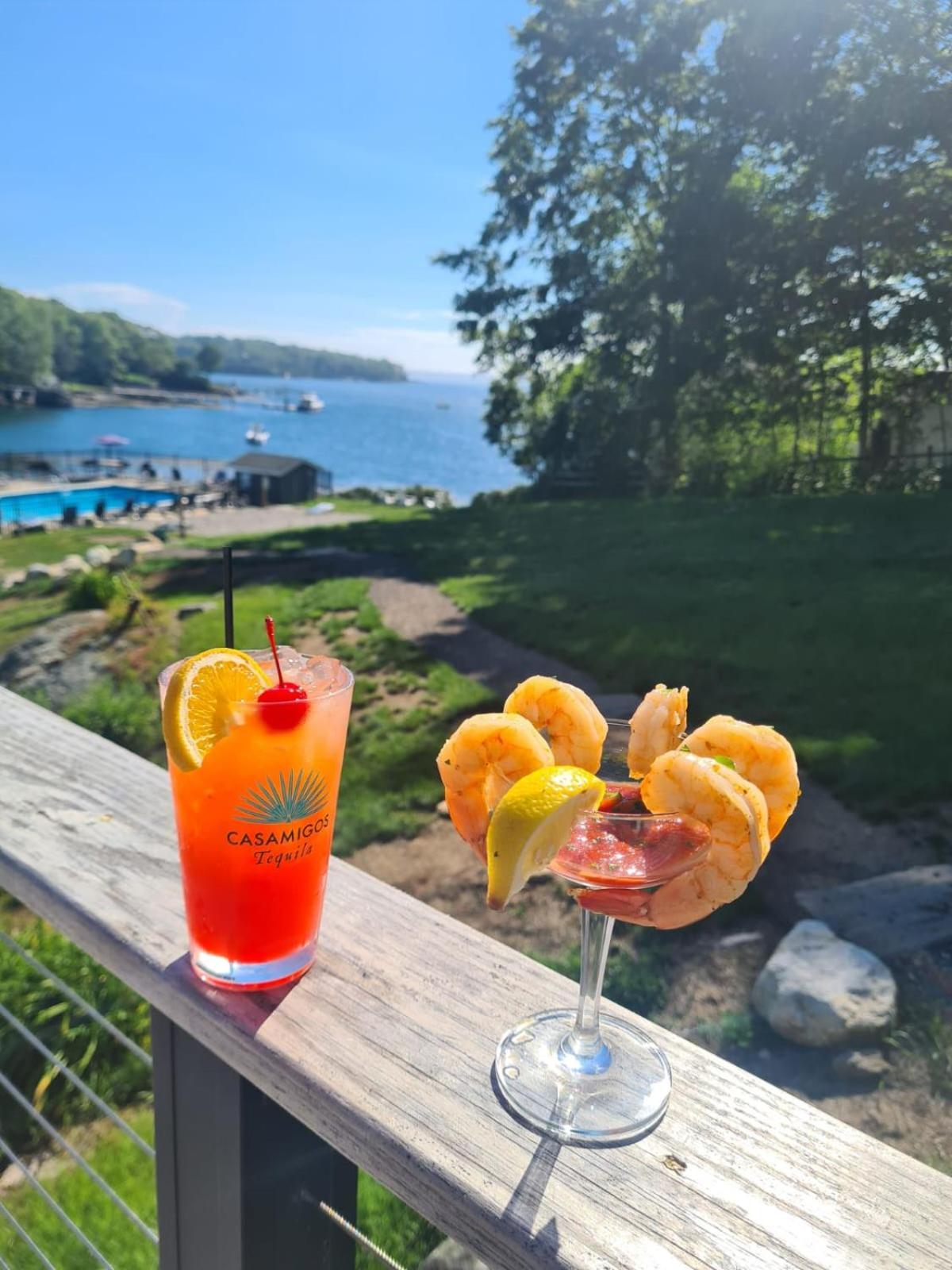 Smuggler'S Cove Inn Boothbay Exterior photo